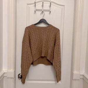 NWT Sunday Best Peggy Cropped
M
Gold Camel